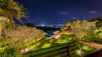 Villa (5 Bedrooms) | Garden view