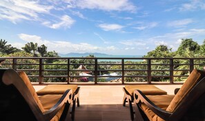 Villa (5 Bedrooms) | Balcony view