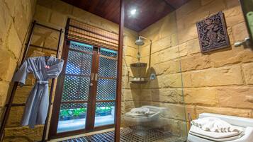 Villa (5 Bedrooms) | Bathroom