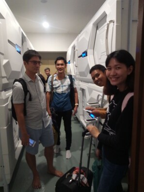 Mix Capsule Room  | In-room safe, iron/ironing board, free WiFi, bed sheets - Space Cap Hotel (Kota Kinabalu)