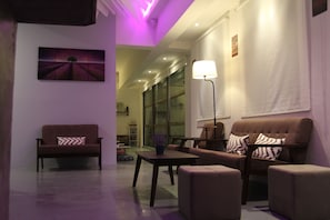 Sala de estar en el lobby
