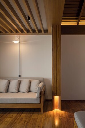 Villa Beach front | Living area | 32-inch LCD TV with cable channels, TV - Khaolak Paradise Resort (Takua Pa)