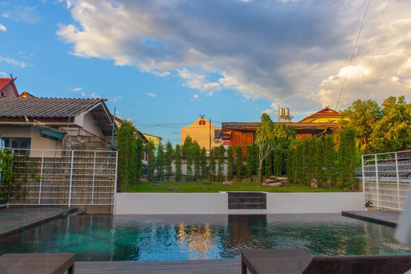 Outdoor pool - Meesuk Boutique House (Chiang Mai)