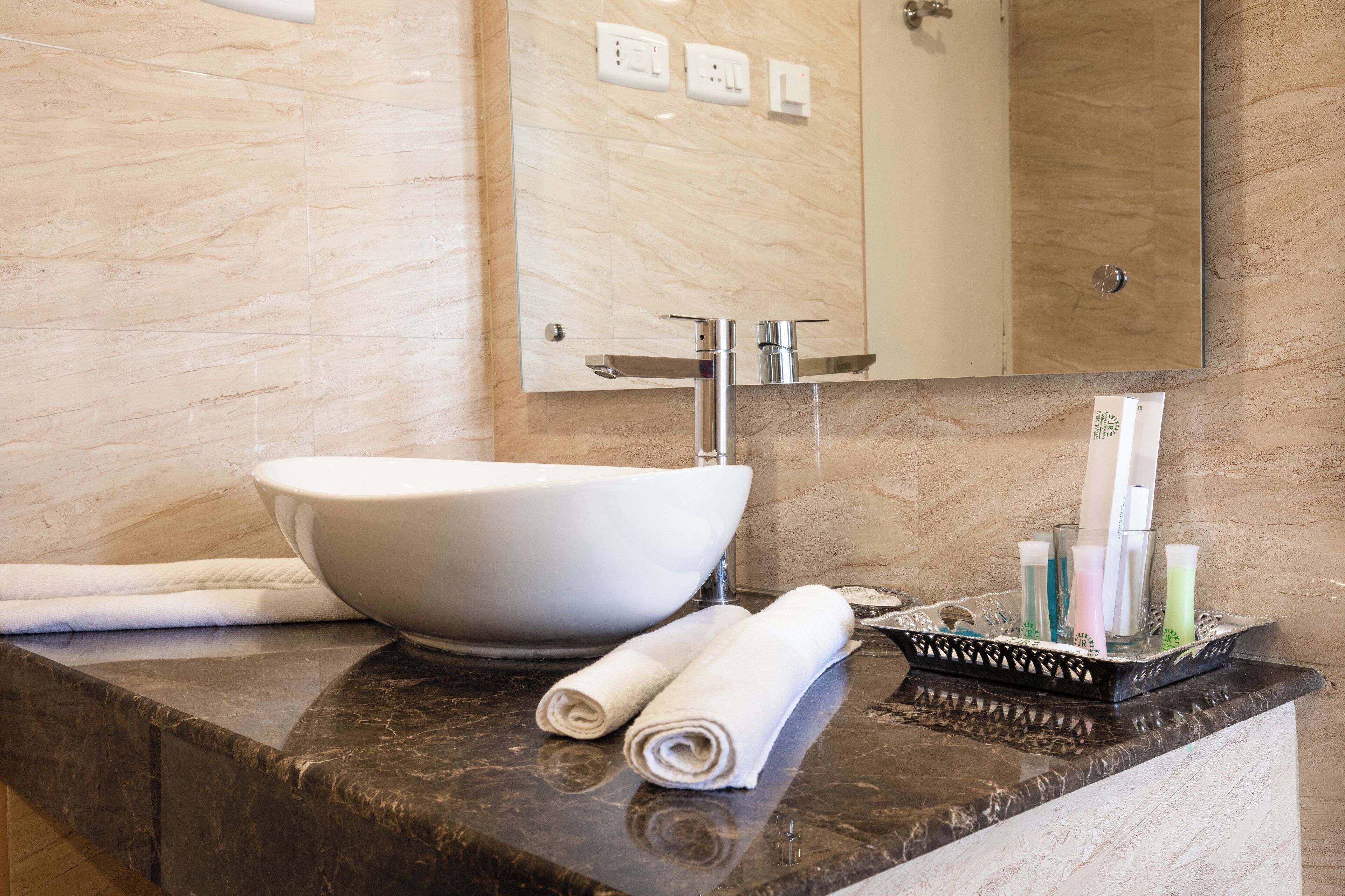 مستلزمات مجانية للعناية الشخصية، مجففات شعر، مناشف