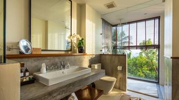 Villa (4 Bedrooms) | Bathroom sink
