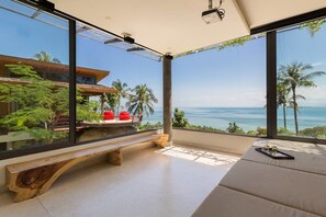 Villa (4 Bedrooms) | Terrace/patio