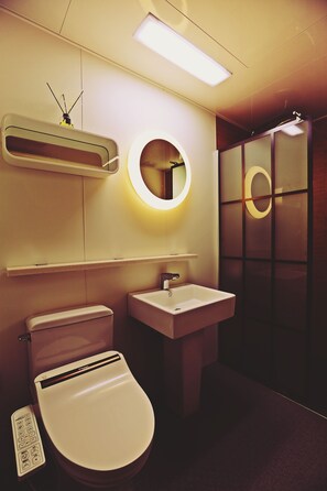 Casa familiare | Bagno | Doccia, set di cortesia gratuito, asciugacapelli, pantofole