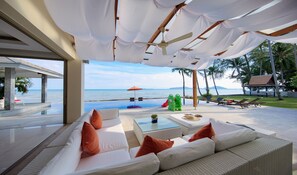 Huvila (5 Bedrooms) | Terassi/patio