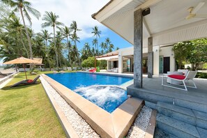 Huvila (5 Bedrooms) | Terassi/patio