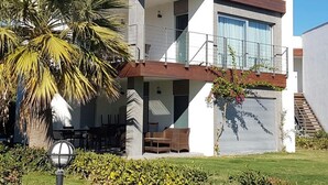 Front of property - Bodrum Ortakent 5 Bedrooms Villa (Bodrum)
