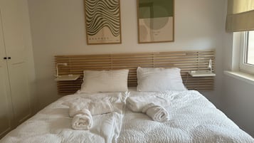 Studio Suite tiện nghi đơn giản | Truy cập Internet không dây miễn phí, bộ trải giường