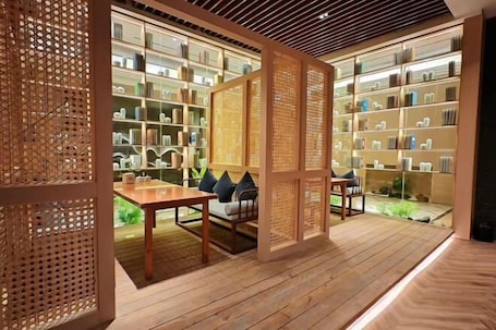 Interior. Malata Carrey International Hotel (Wuhan Textile University tanxinpei Park Subway)
