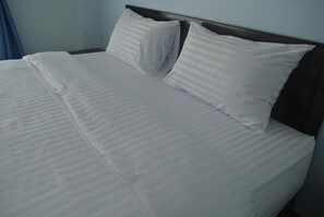In-room safe, desk, blackout curtains, free WiFi - Baanduangkamol (Bangkok)