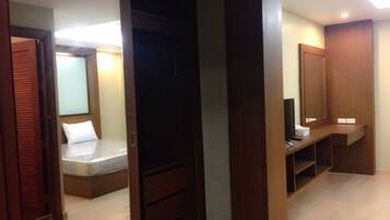 In-room safe, desk, blackout drapes, free WiFi