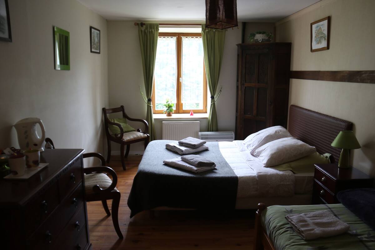 Double or Twin Room | WiFi (free), bed sheets
