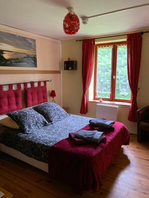 Wifi gratis y ropa de cama