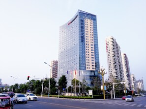 Exterior - Howard Johnson Xiangyu Plaza Linyi (Linyi)