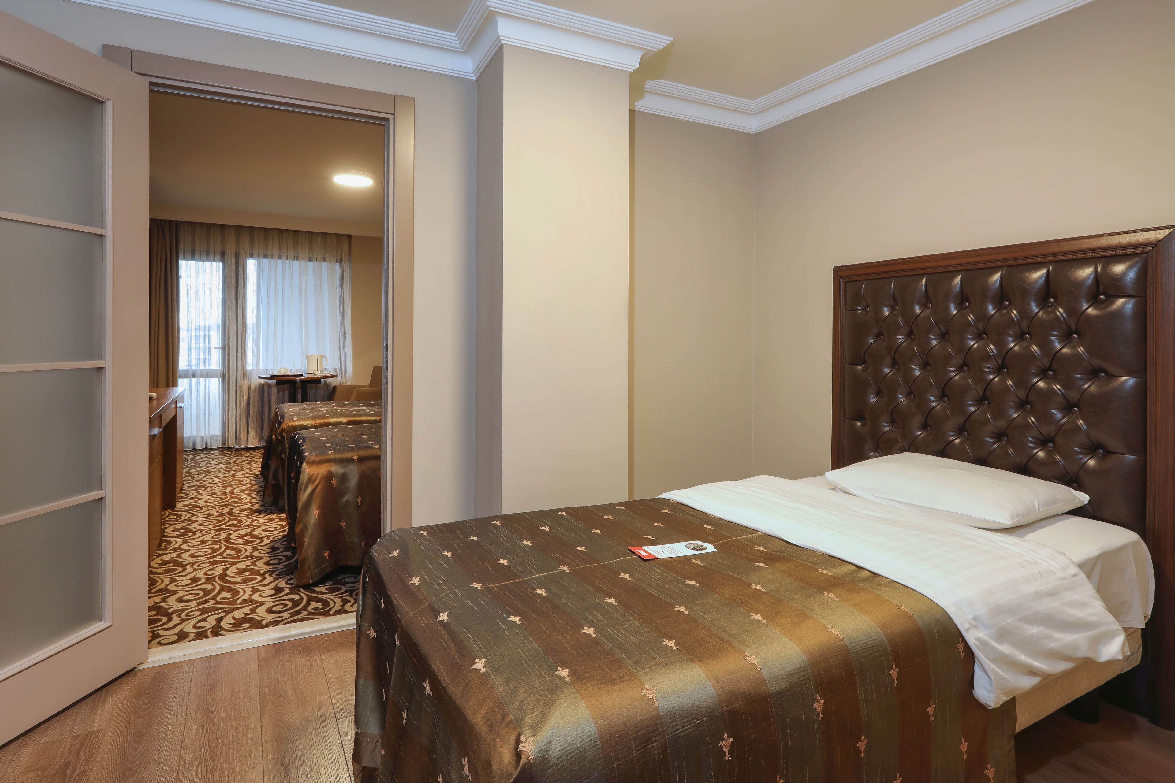 comfort room | premium bedding, minibar, in-room safe, desk
