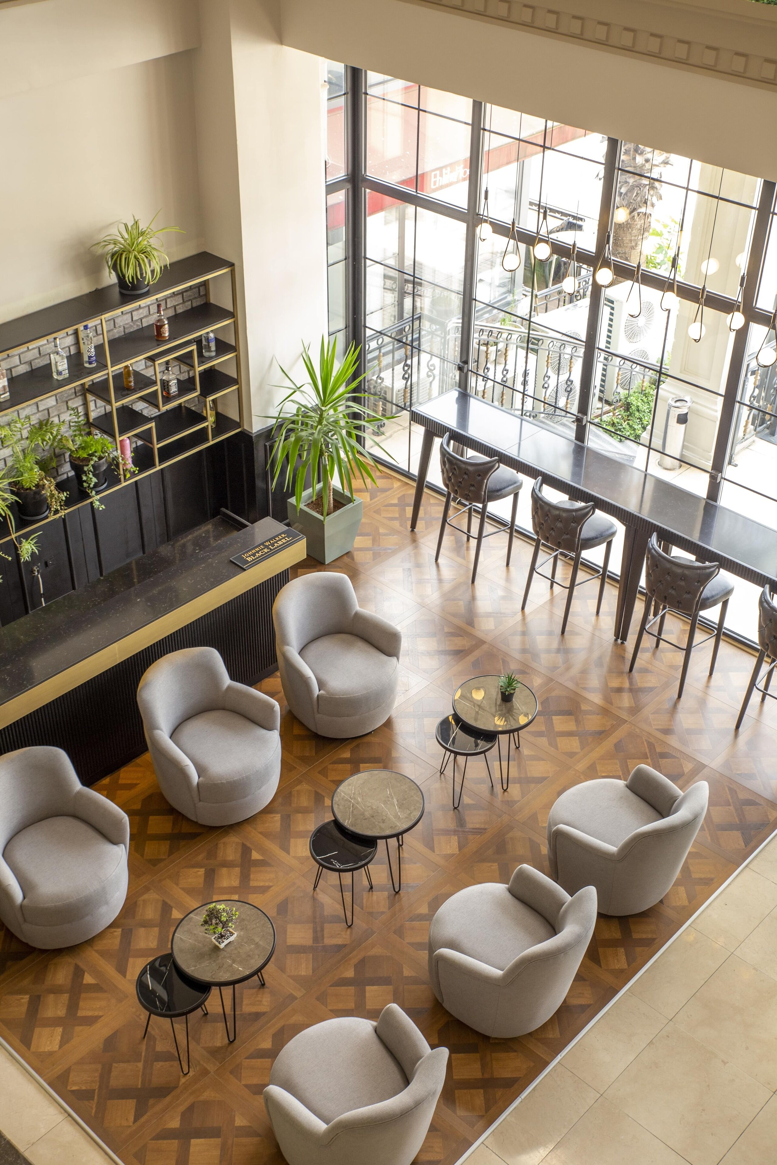 Coin salon dans le hall