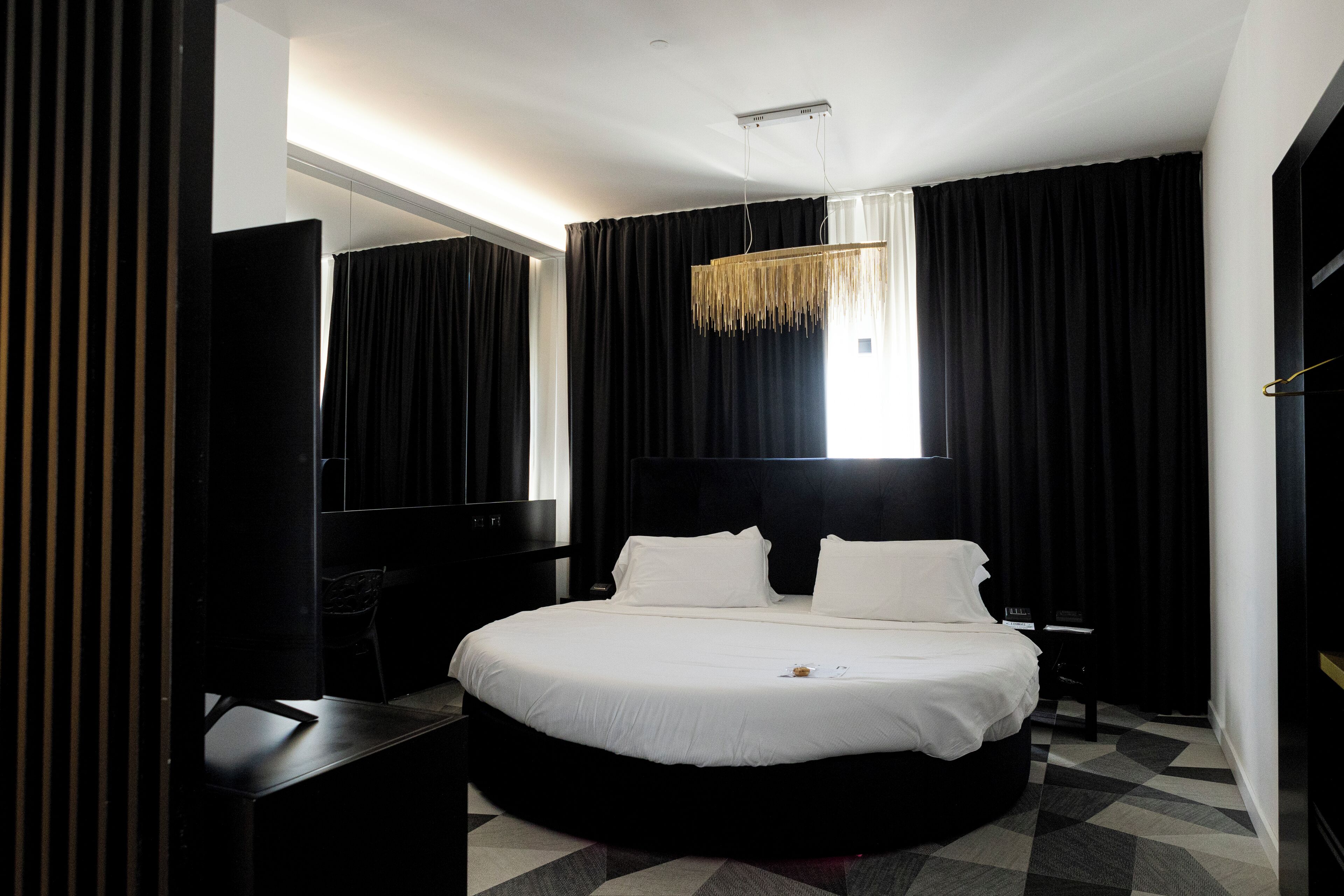 1 bedroom, premium bedding, down duvets, memory-foam beds