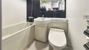 Bañera con ducha, artículos de tocador gratuitos, secador de pelo