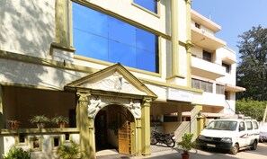 Front of property - Treebo Trip Cynosure Suites (Bengaluru)