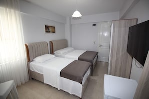 Desk, free WiFi, bed sheets - Pegasus Motel (Marmara)