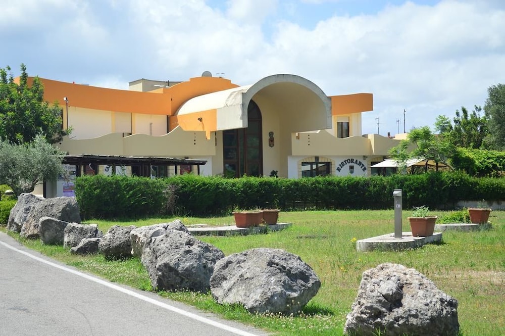 Il Cavaliere Hotel Ristorante Pizzeria image
