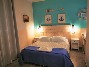 Kahden hengen huone (Azzurra) | Minibaari, työpöytä, ilmainen Wi-Fi