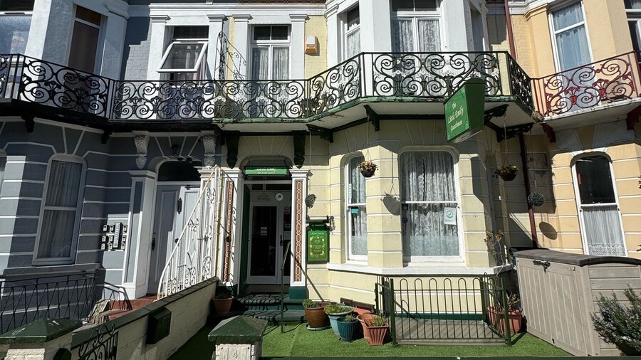 The little emily - Room only