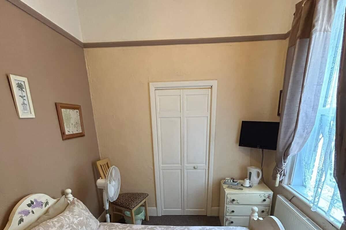 Standard Single Room, 1 Katil Bujang (Single) | Bilik Mandi | Pancuran mandi