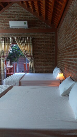 Phòng 4 dành cho gia đình, 1 phòng ngủ, sân hiên, quang cảnh vườn | Quang cảnh từ phòng