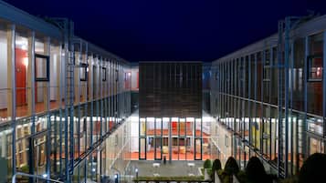 Fassade der Unterkunft – Abend/Nacht
