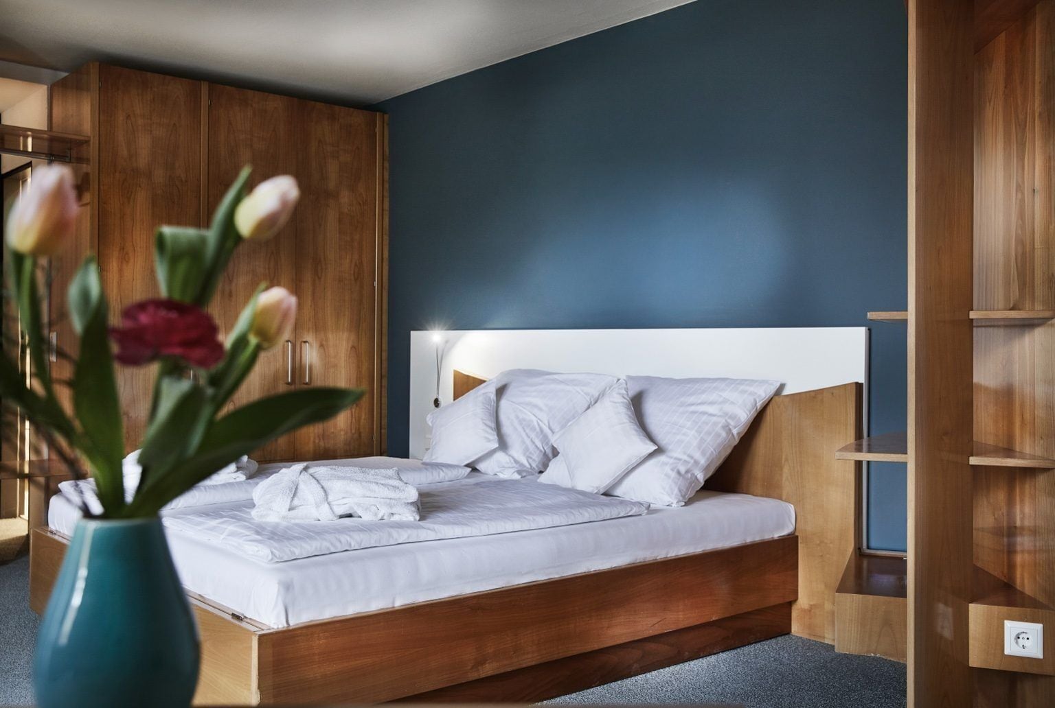 Deluxe Double Room | In-room safe, desk, cribs/infant beds, bed sheets