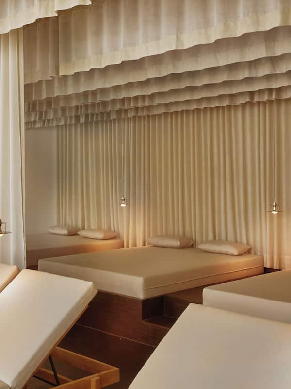 Couples treatment room(s), sauna, steam room, body treatments