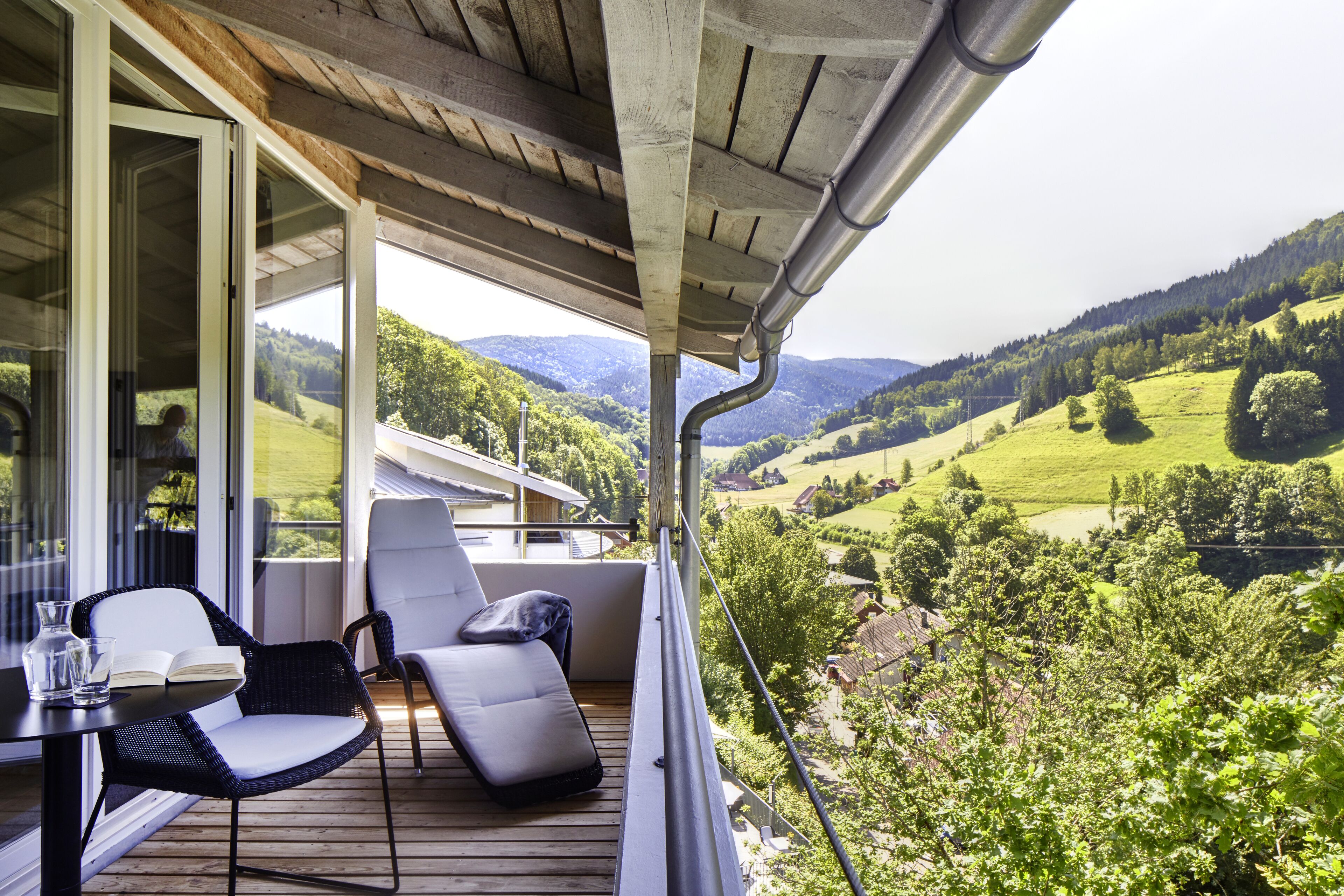 Phòng đôi hoặc 2 giường đơn Cao cấp | Ban công