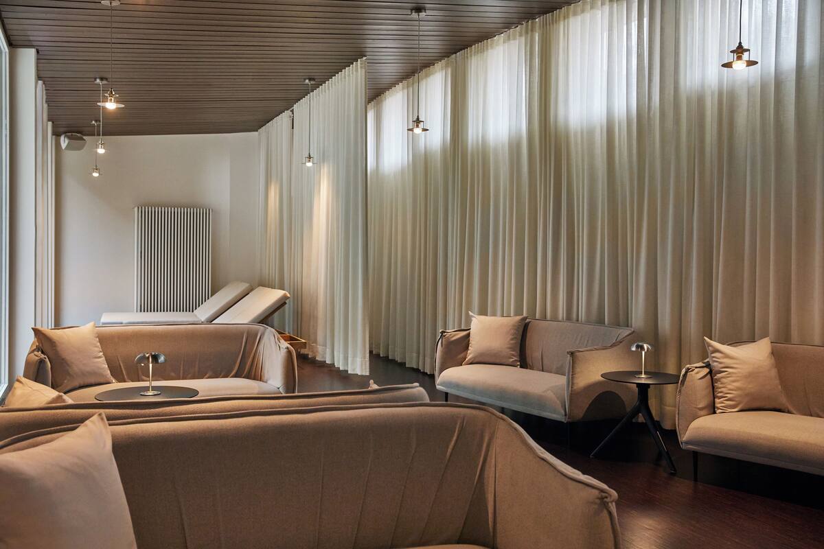 couples treatment room(s), sauna, steam room, body treatments