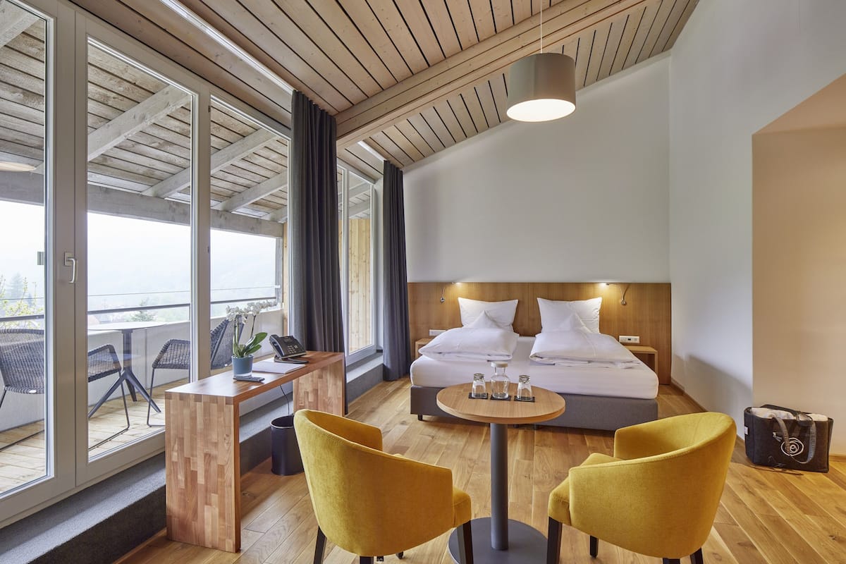 luxury double or twin room | 1 bedroom, in-room safe, desk, cots/infant beds