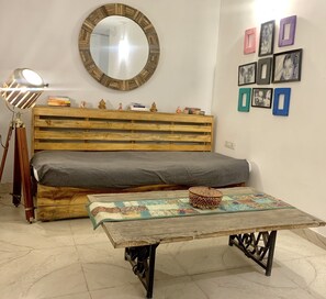 Computer monitors, printers - Bed & Chai Guest House (New Delhi)