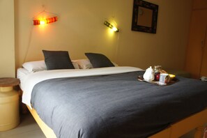 Superior Double or Twin Room | Desk, blackout drapes, soundproofing, iron/ironing board