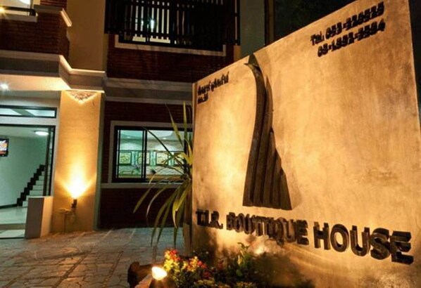 Perincian bahagian luar