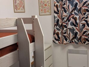 2 bedrooms, free internet