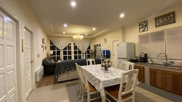The Cottage | Wohnbereich | Flachbildfernseher