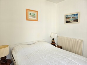 2 bedrooms, desk, free WiFi