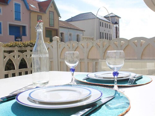 Ground Floor Apt 2 Rooms, Terrace, Beachfront in Châtelaillon-Plage