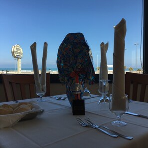 تناول الطعام