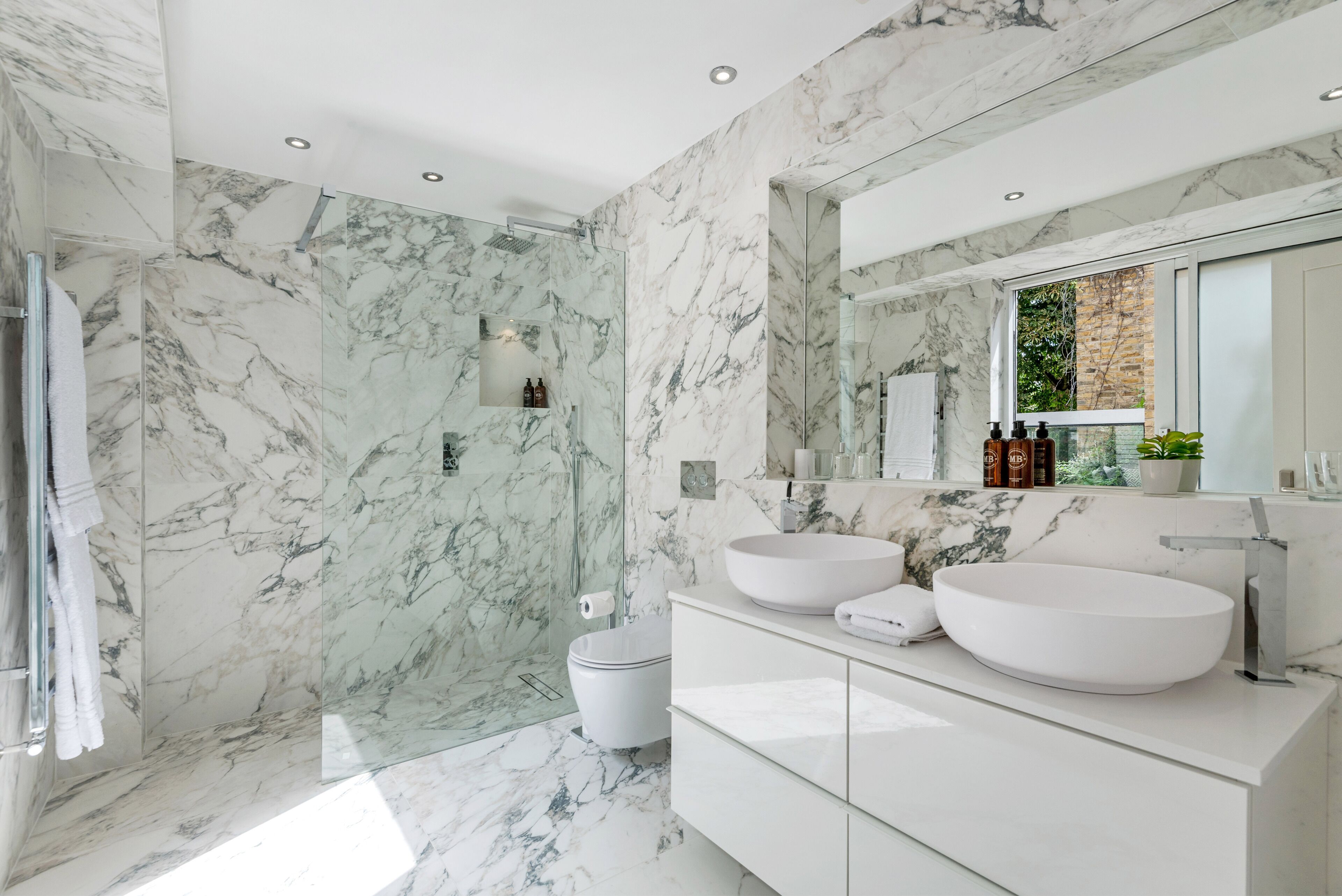 The Buckingham & Lloyds | Bathroom | Combined shower/tub, deep soaking tub, rainfall showerhead