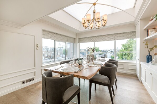 The Penthouse | Living area | 42-inch flat-screen TV with cable channels, TV - Buckingham & Lloyds (London)