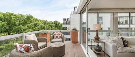 The Penthouse | Terrace/patio