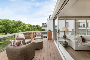 The Penthouse | Terrace/patio - Buckingham & Lloyds (London)